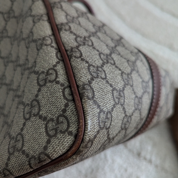 Gucci GG Monogram Medium Joy Boston Bag in Tan. - Picture 9 of 13